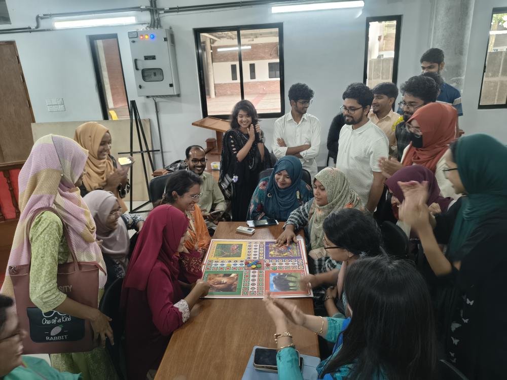বরেন্দ্র বিশ্ববিদ্যালয়ের আইন ও মানবাধিকার বিভাগের উদ্যোগে নারী শিক্ষার্থীদের অংশগ্রহণে ইনডোর গেমস অনুষ্ঠিত